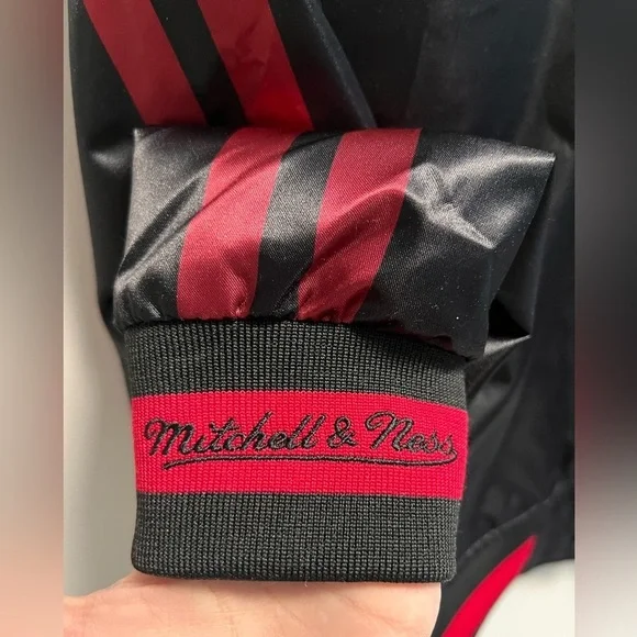 MITCHELL & NESS Women’s KC Chiefs Black & Red Starter Jacket - Size XS. - Picture 9 of 10